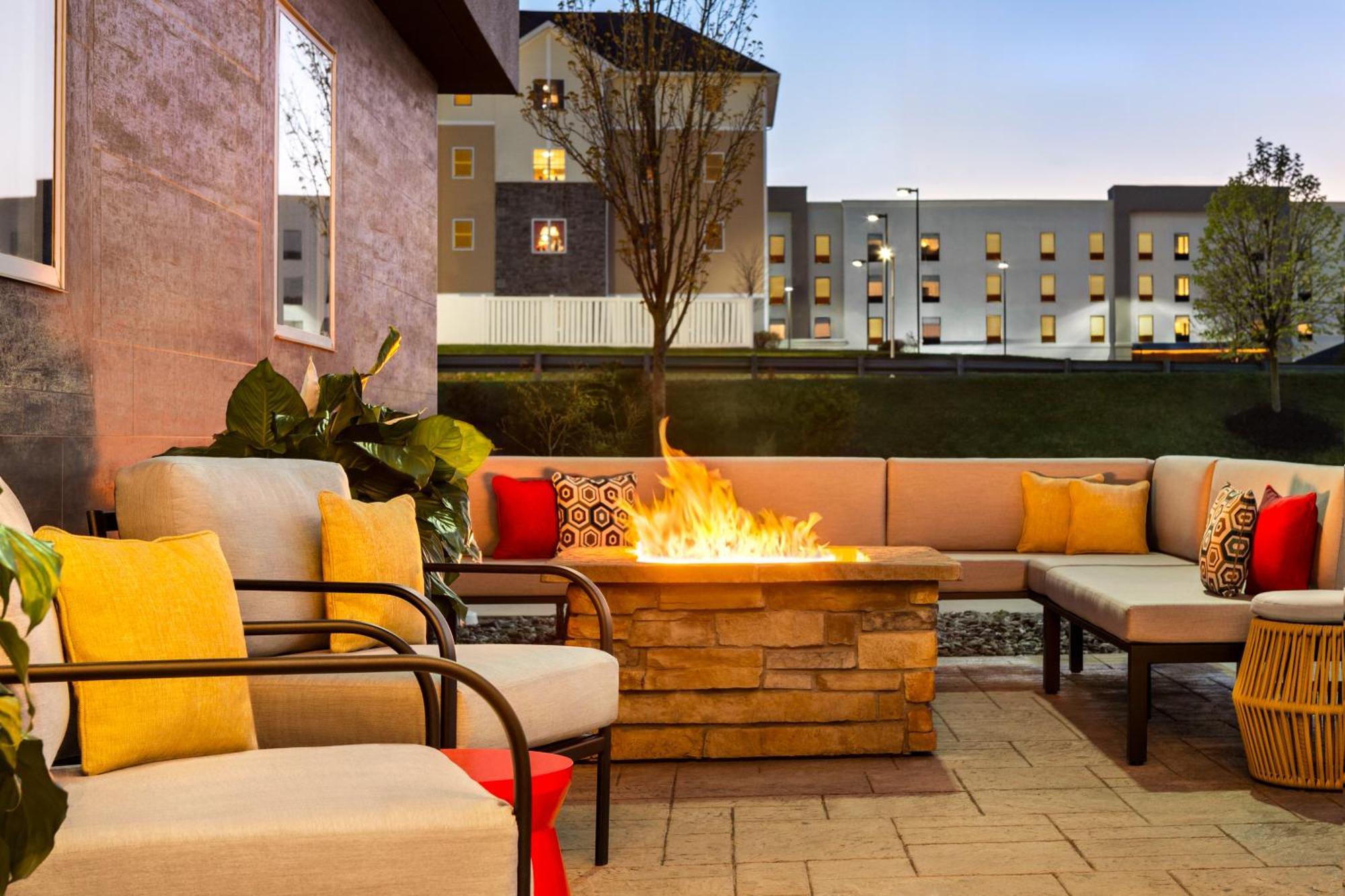 Home2 Suites By Hilton York Buitenkant foto
